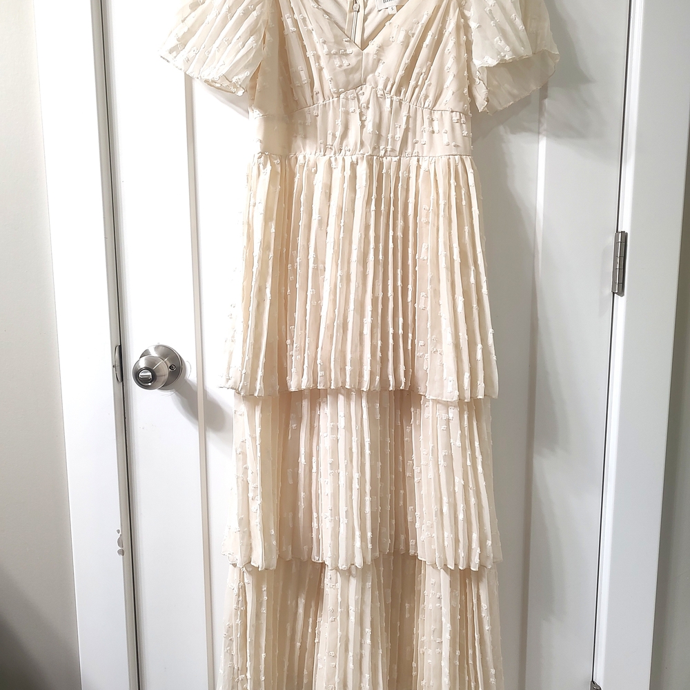 Böhme Elegant Cream Tiered Maxi Dress - Women's - Picture 3 of 4
